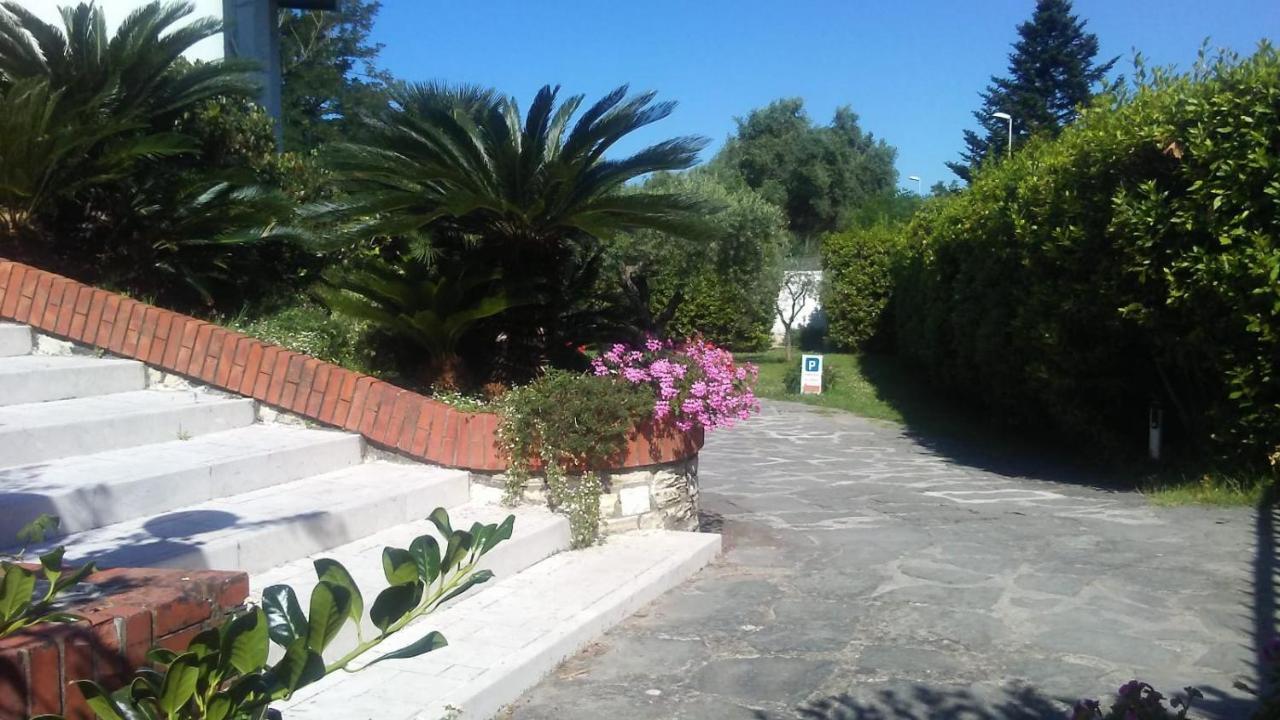 B&B Tra Mare E Marmo 马瑞纳迪卡拉拉 外观 照片