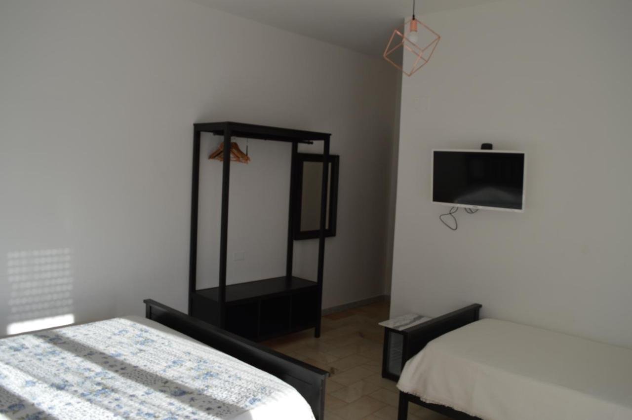 B&B Tra Mare E Marmo 马瑞纳迪卡拉拉 外观 照片