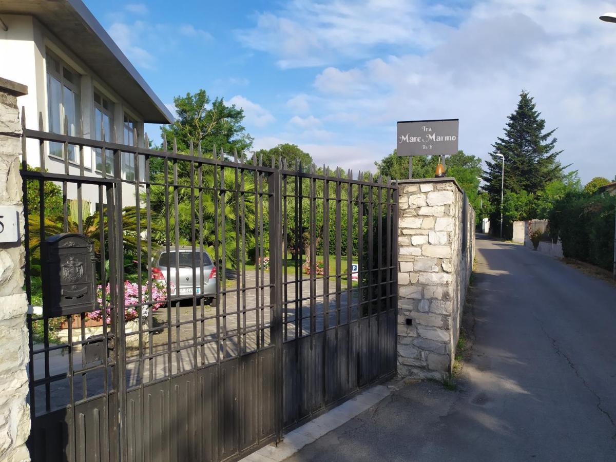 B&B Tra Mare E Marmo 马瑞纳迪卡拉拉 外观 照片