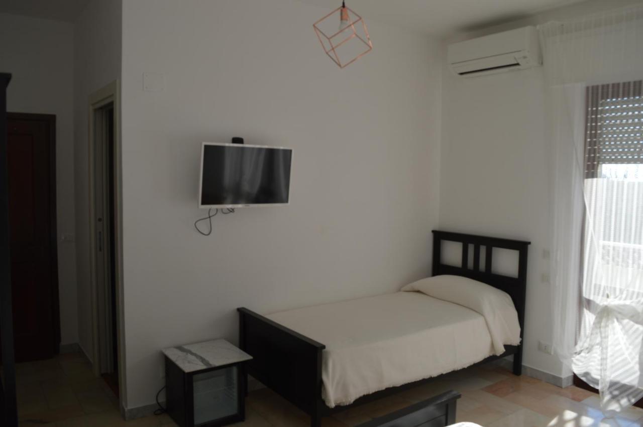 B&B Tra Mare E Marmo 马瑞纳迪卡拉拉 外观 照片